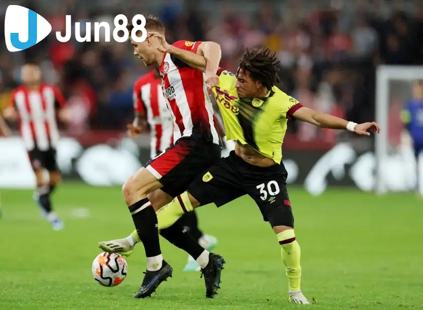 Brentford sẽ tận dụng lợi thế sân nhà để giành chiến thắng trước Burnley. (Ảnh: Internet)